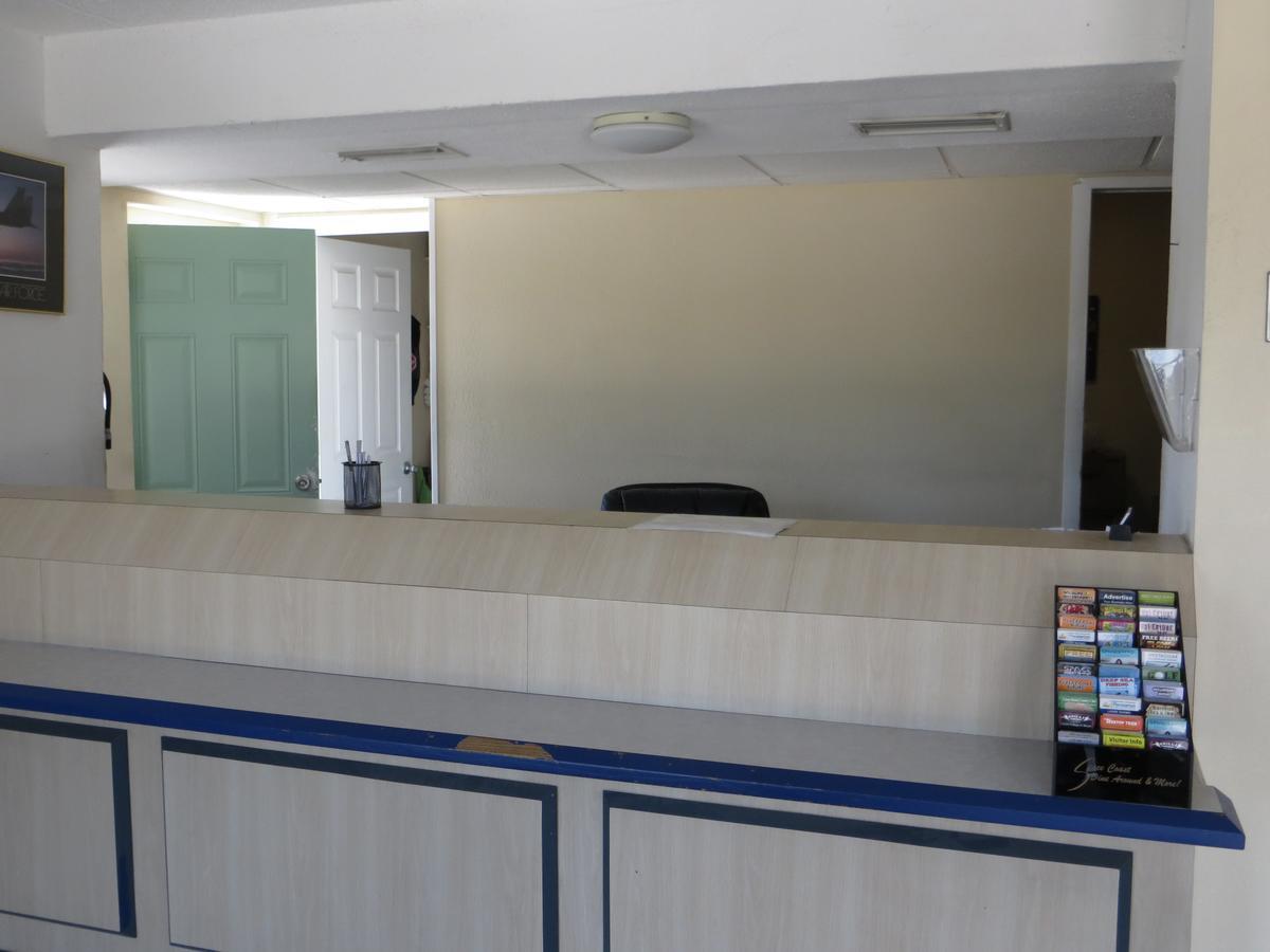 Budget Inn Кокоа Экстерьер фото