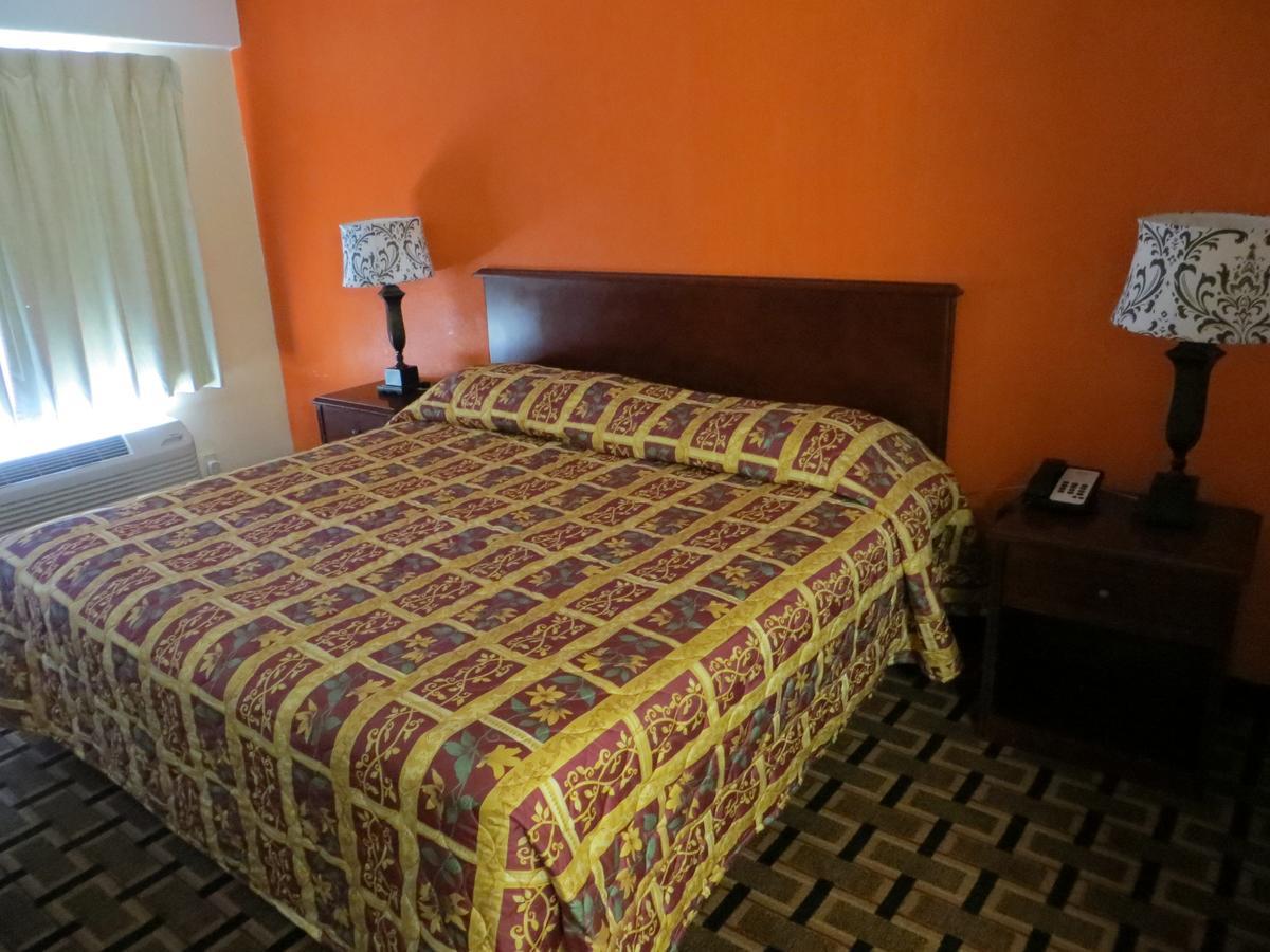 Budget Inn Кокоа Экстерьер фото