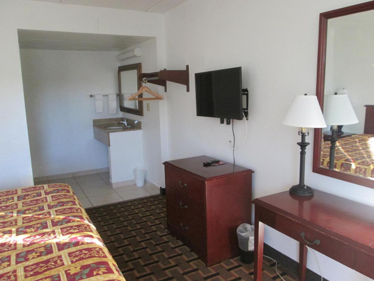 Budget Inn Кокоа Экстерьер фото